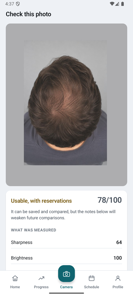 The quality-check screen of the GraftView app: the photograph just taken, with its sharpness, light and view checks listed beneath it.